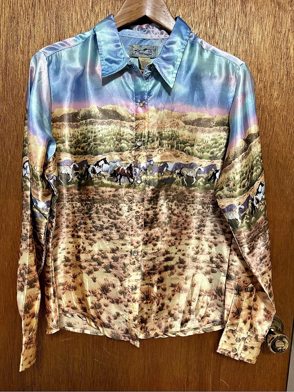 Wrangler 1421 SELM ST Horse Print Button Down Blue Size Medium Like New